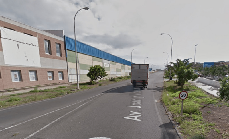 La Avenida Joan y Víctor Jara, en Jinámar, una de las calles agraciadas en este nuevo proyecto de asfaltado (Foto Google Maps)